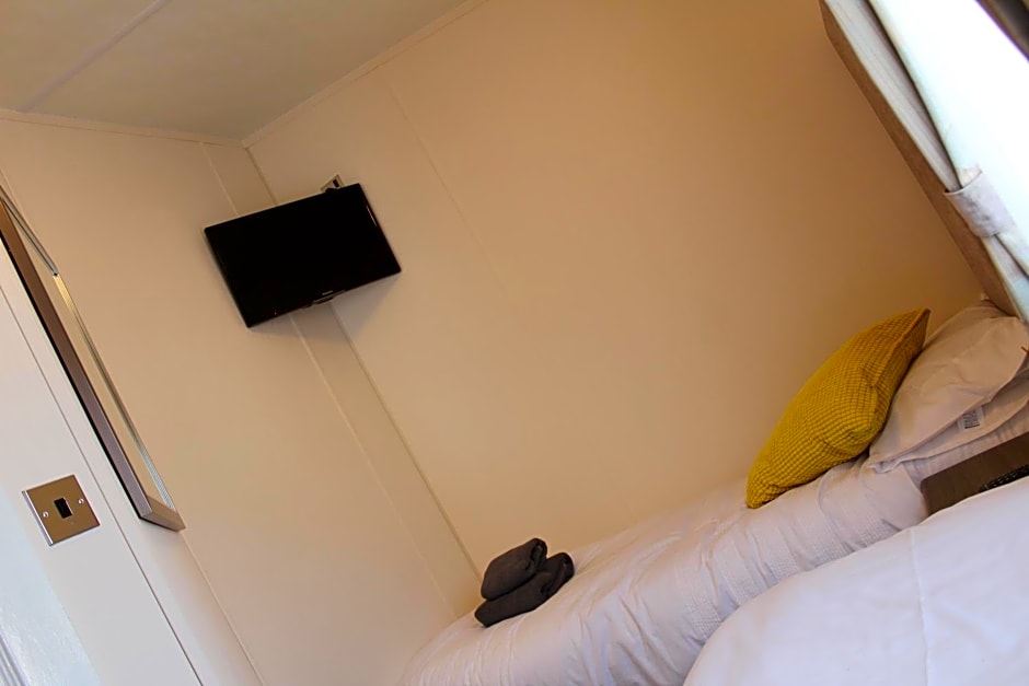 Moonlight Ridge -2 bedroom lodge with hot tub