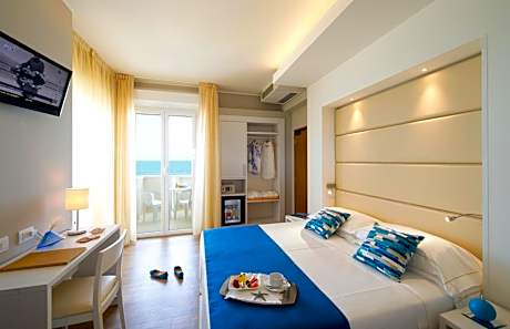 Deluxe Double Room with Sea View