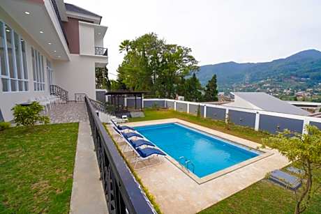Marseillia Hills