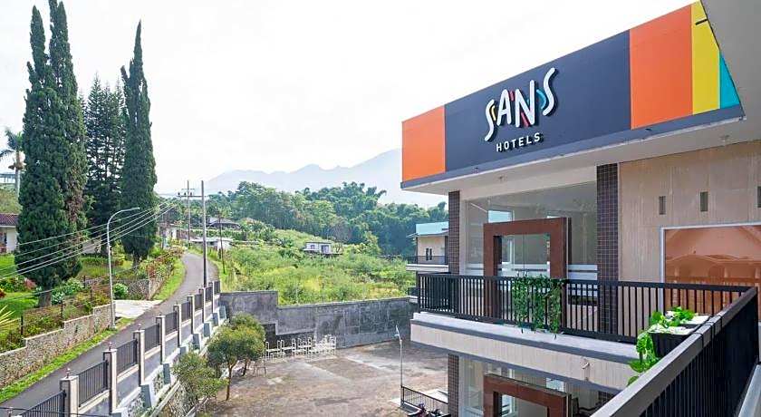 Sans Hotel Queen Batu