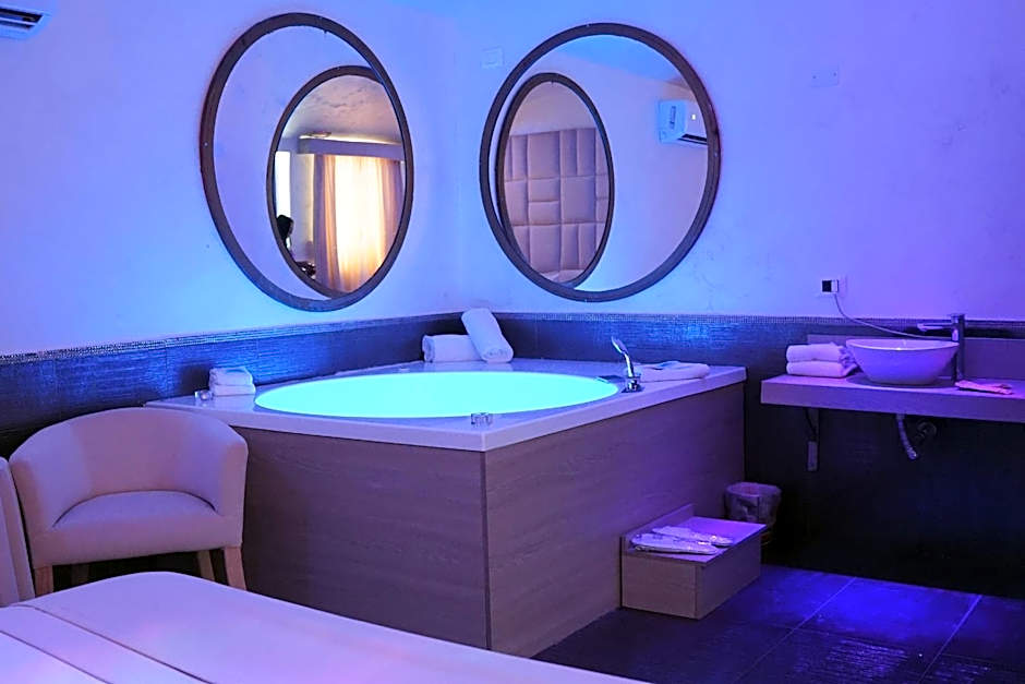 Bee Queen Hotel