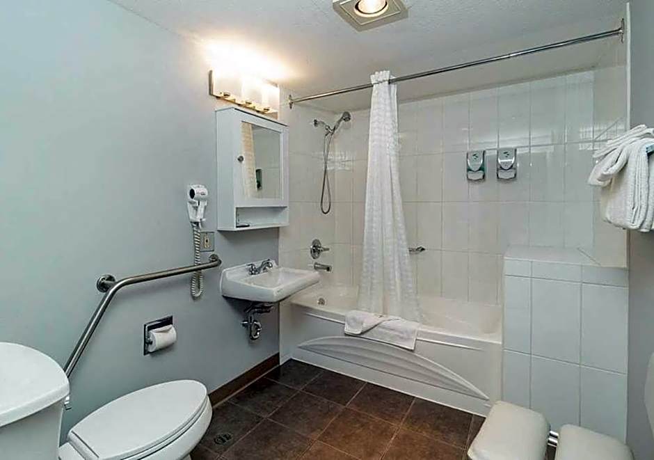 Quality Inn & Suites