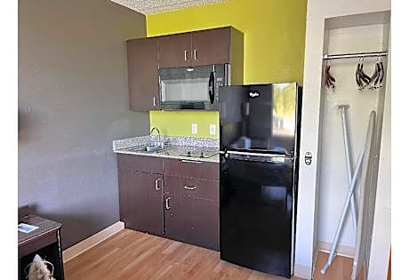 2 Full Beds | Non-Smoking, Kitchen