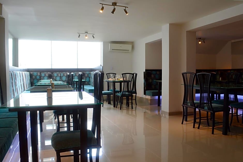 Hotel Calima Real