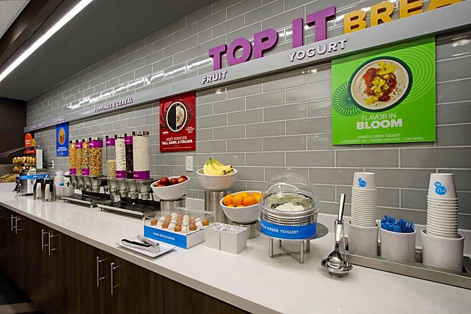 Tru by Hilton Meridian