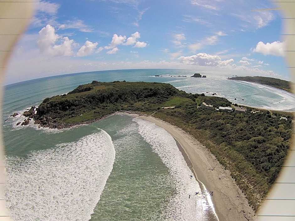 Bazils hostel & Surf School