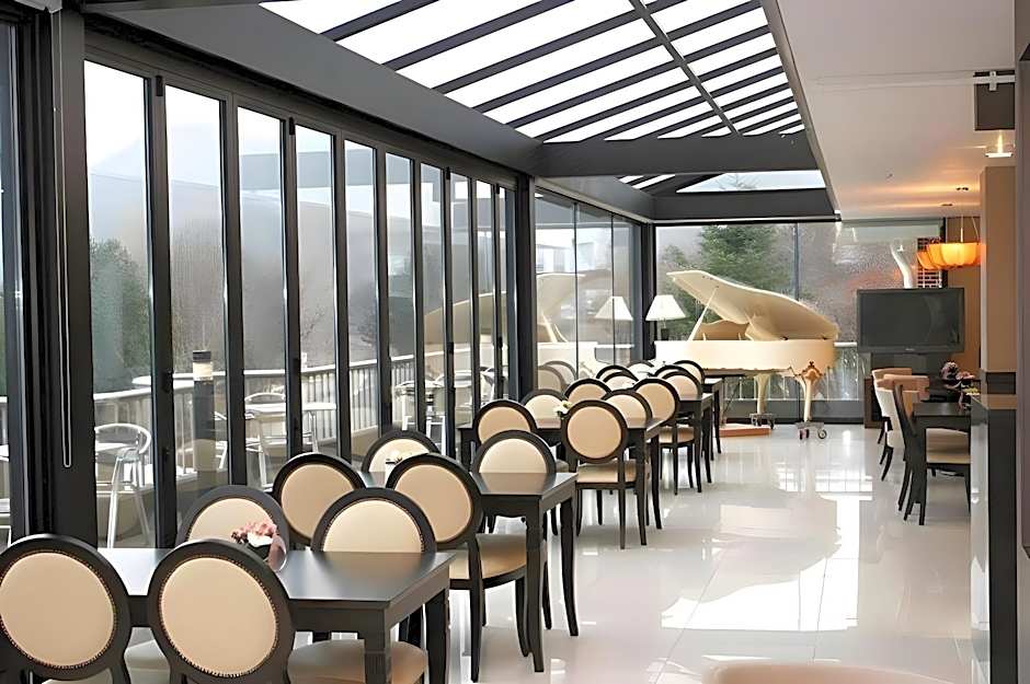 Suanbo Park Hotel
