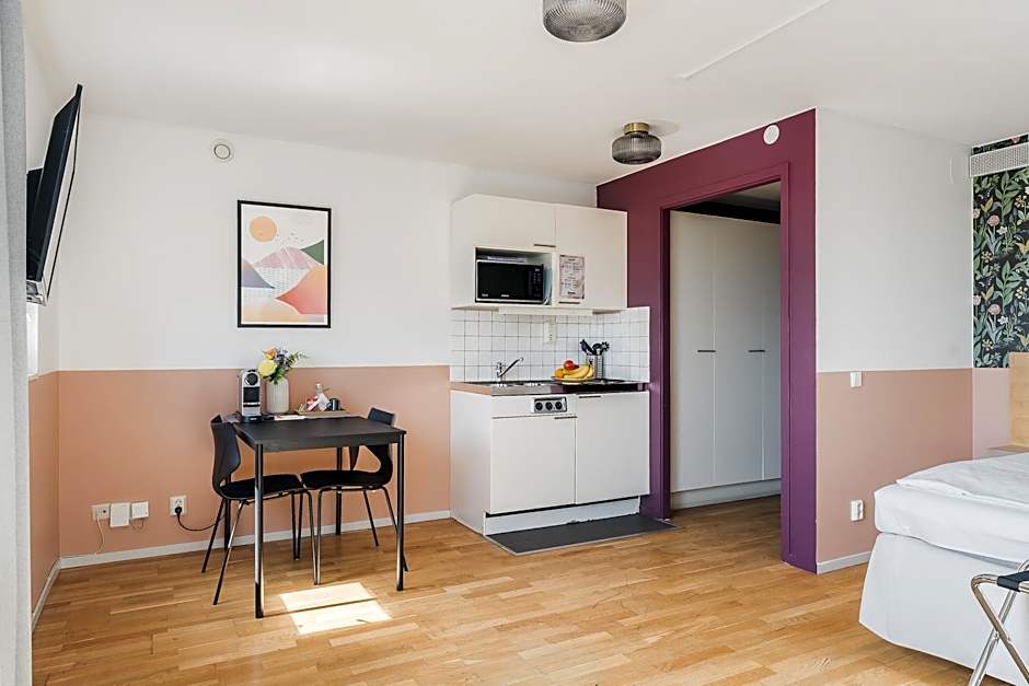 2Home Hotel Apartments