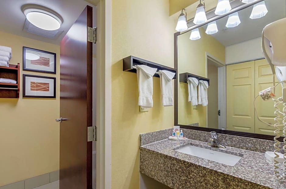 Comfort Inn & Suites Hillsville I-77