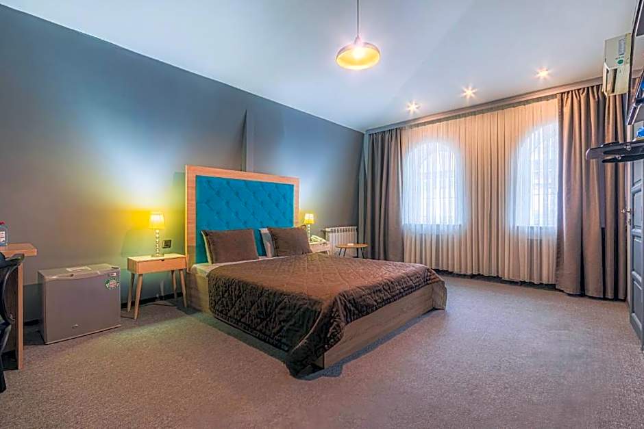 Maestro Hotel
