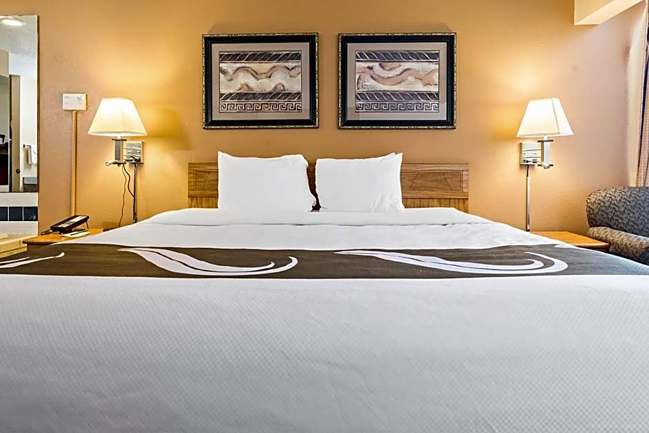 Quality Inn - Storm Lake