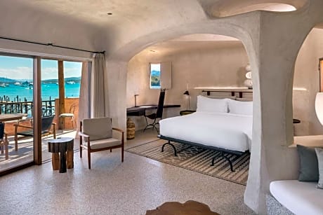 Heritage Premium Suite, King Bed, Sea View, Balcony