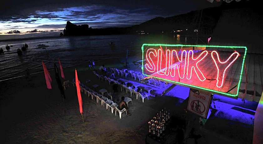 Twin Palms hostel Phi Phi