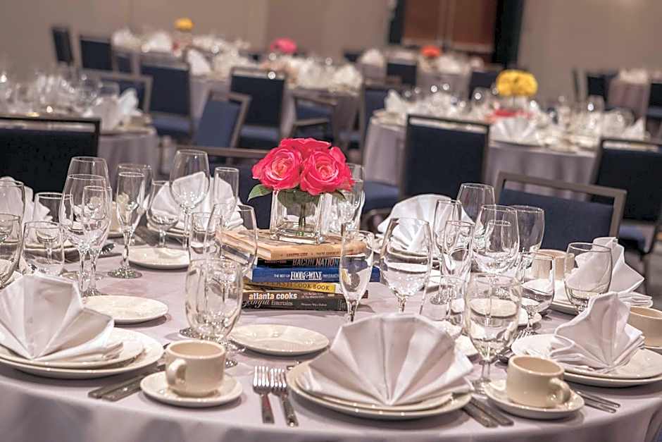 DoubleTree By Hilton Atlanta Windy Hill Ballpark