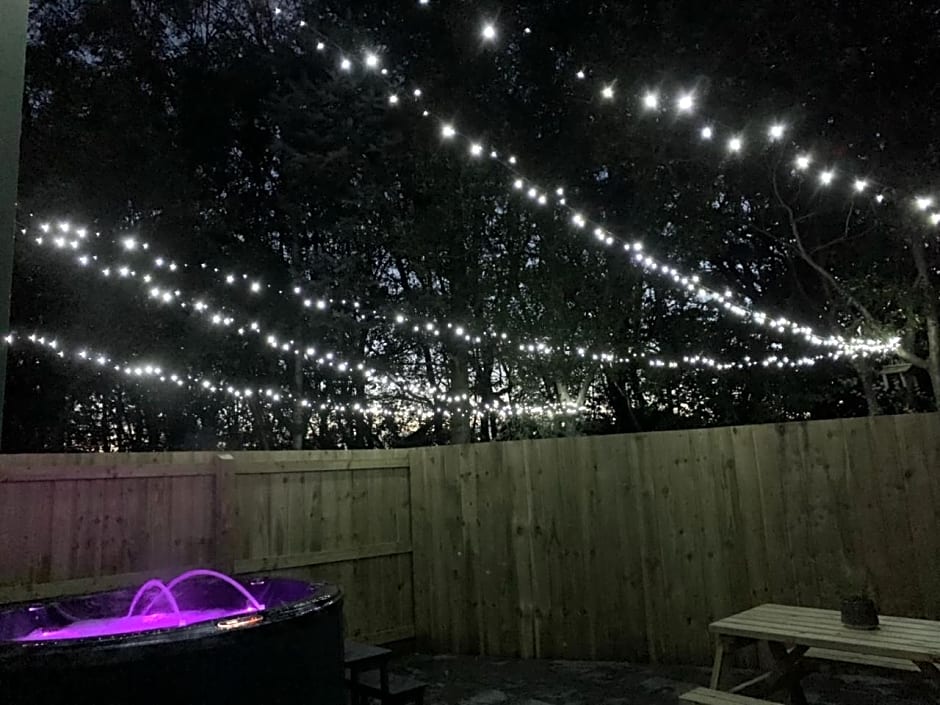 Lola Lodge - Luxury Hot Tub Retreat