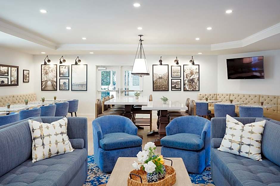 The Lodge at Healdsburg, tapestry Collection by Hilton
