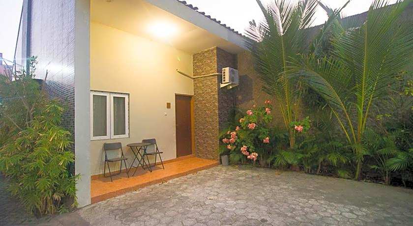 RedDoorz Plus Syariah near Alun Alun Sampang