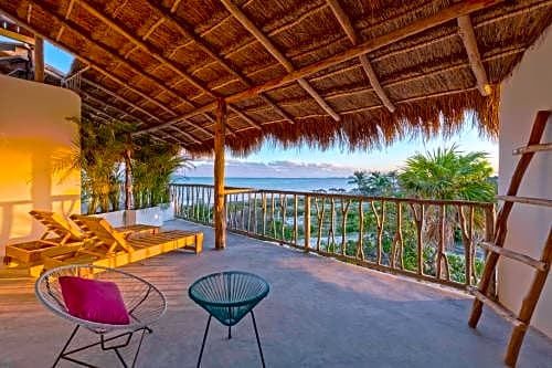 Punta Blanca Beachfront Suites