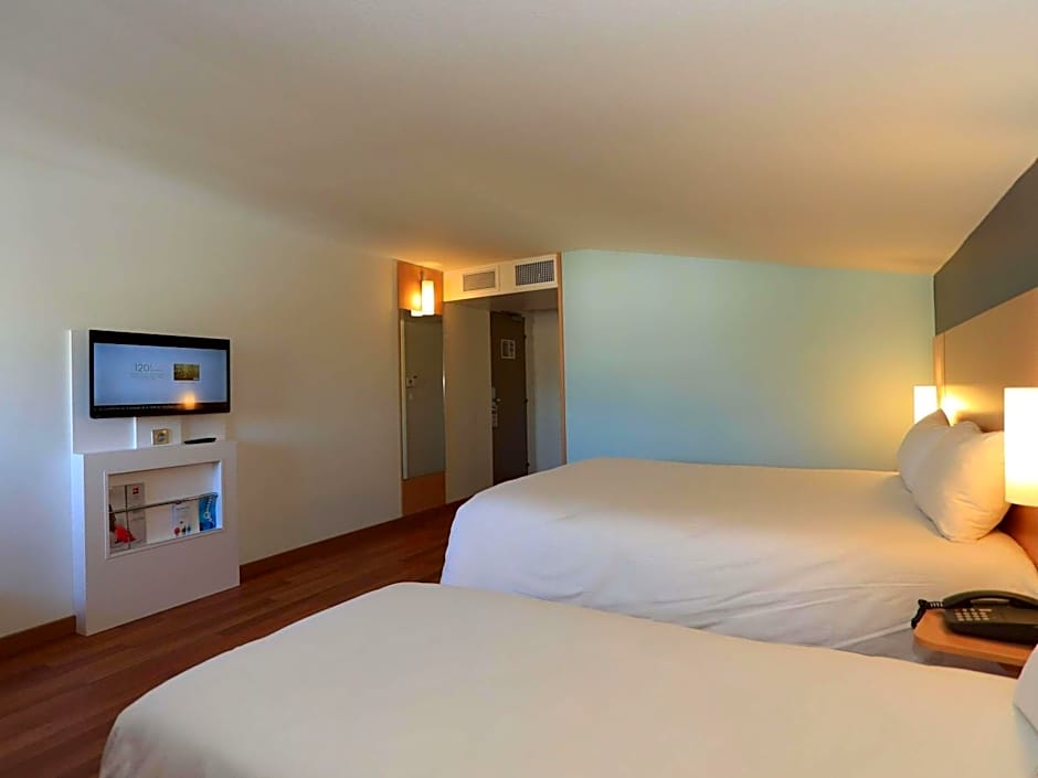 ibis Aurillac