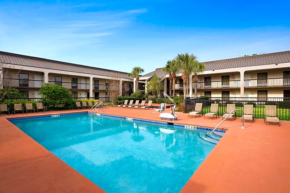 Days Inn by Wyndham Jacksonville Airport