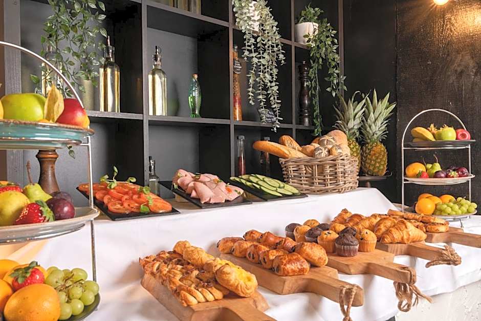 Donnington Manor Hotel