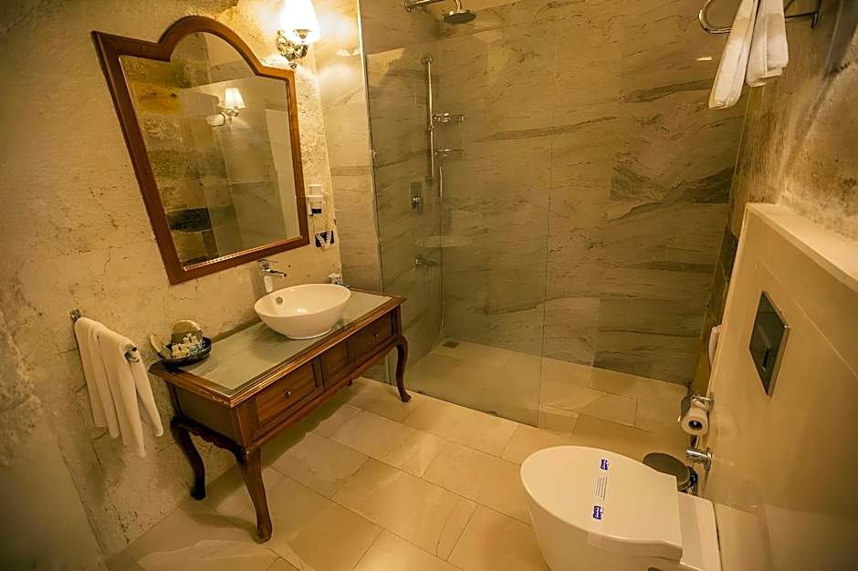 Artemis Cave Suites - Adults Only