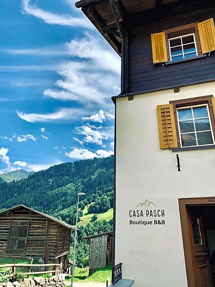 Casa Pasch - Boutique Bed and Breakfast in Cumpadials