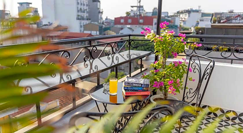 Hanoi House Hotel & Travel