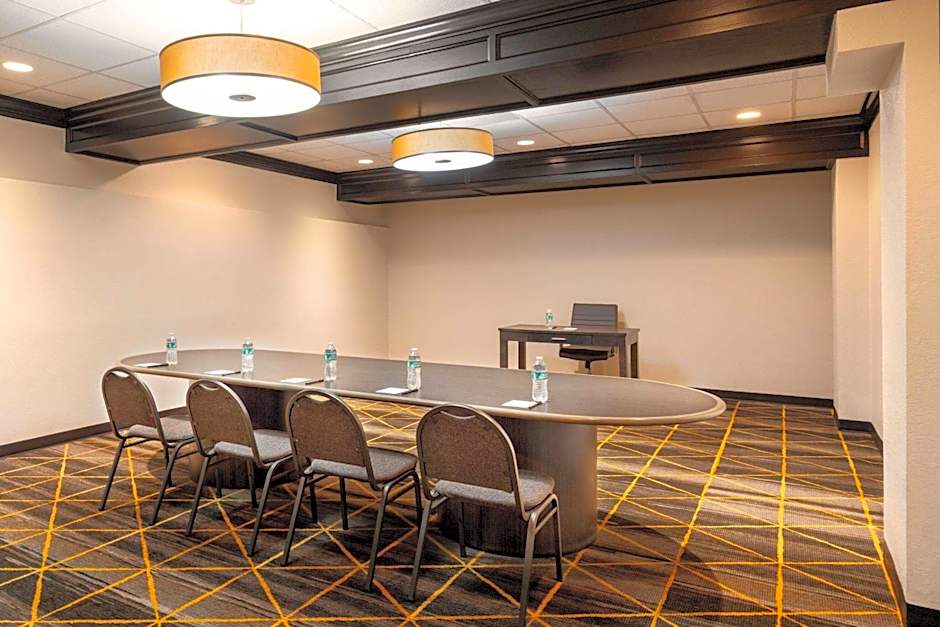 AmericInn by Wyndham Rochester Near Mayo Clinic