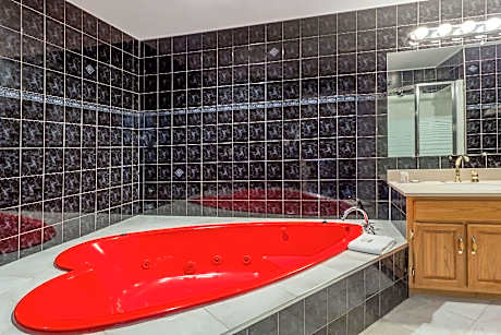 1 King Bed Suite Non-Smoking