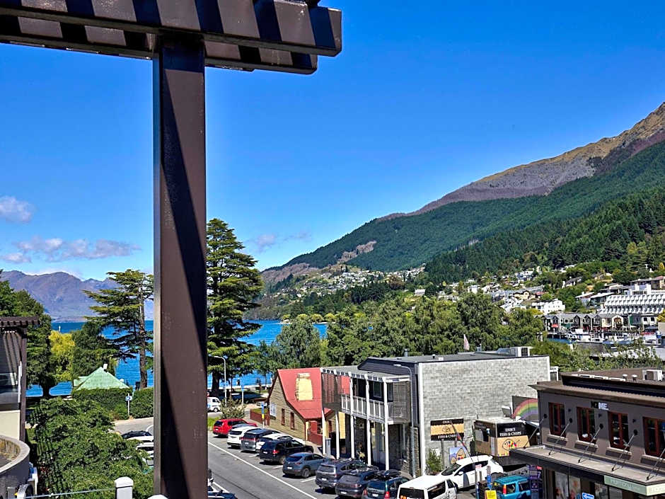 Novotel Queenstown Lakeside