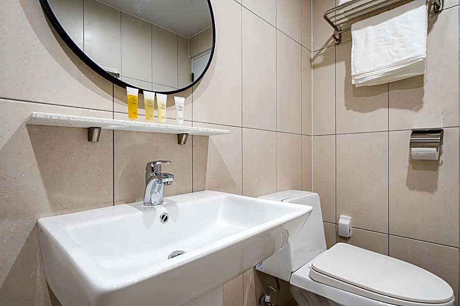 DongBaek Hotel Gohyeon