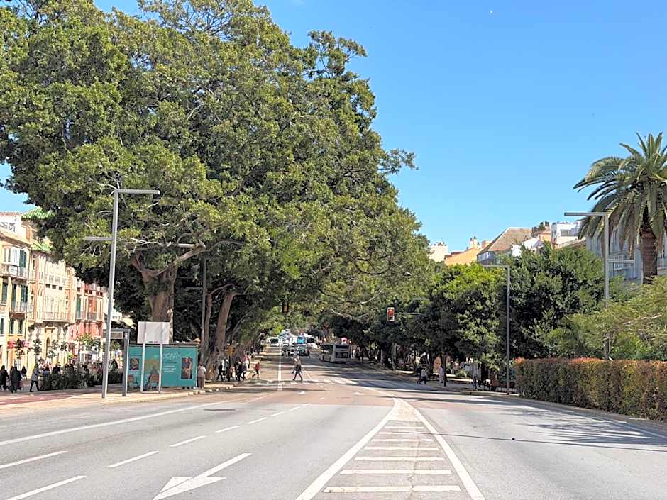 Ilustre - City-View Rooms with AC in Málaga's Old Town - Steps from Calle Larios and the Thyssen