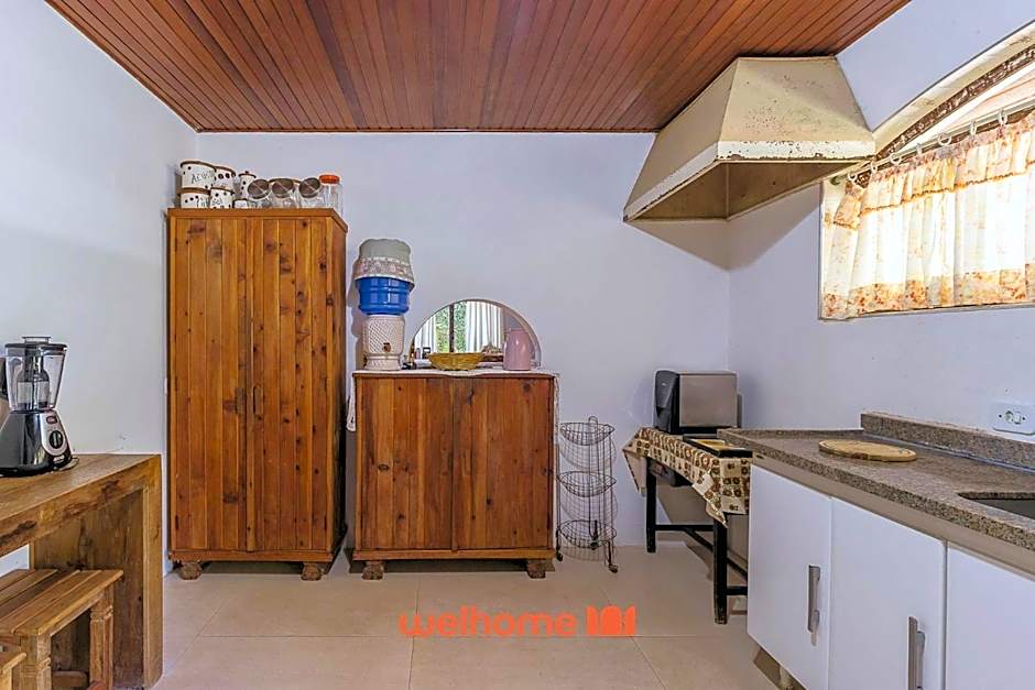 Casa em Campos do Jordão com Varanda e Lareira