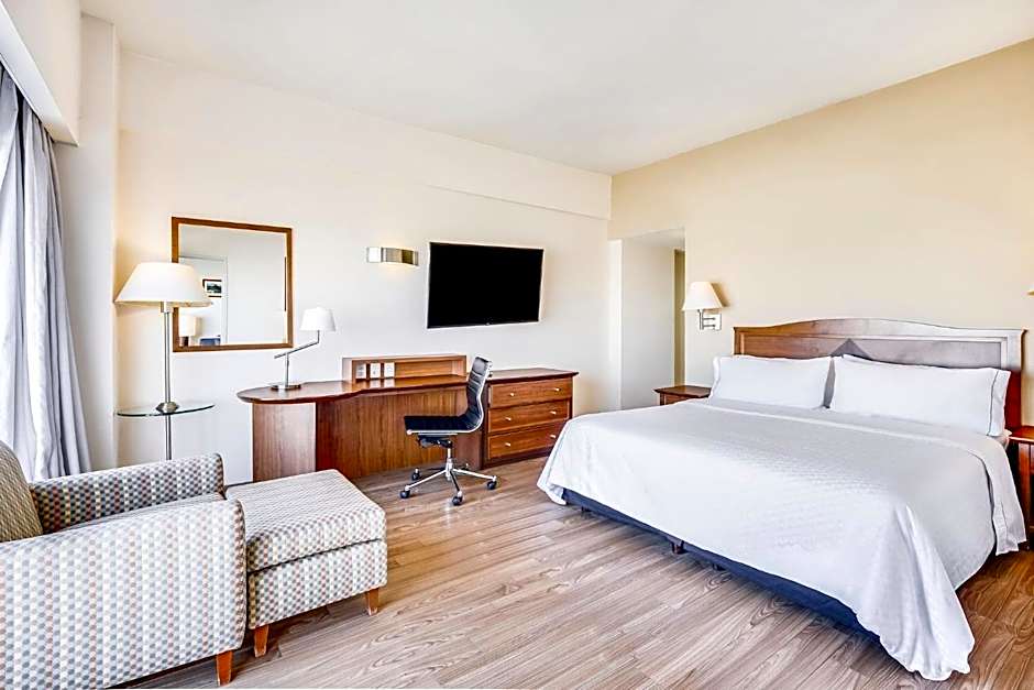 Photo 1 of 5 of 1 King Bed