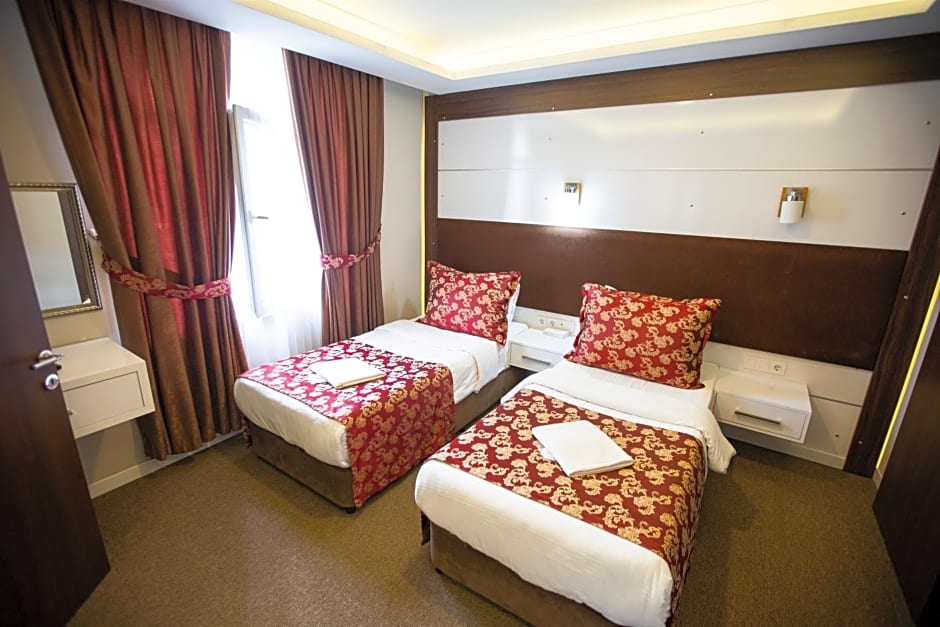 Royal Life Exclusive