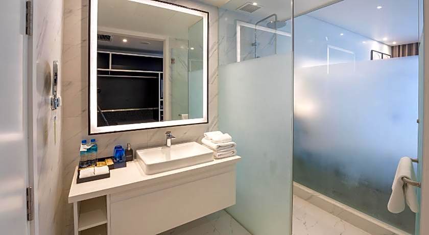 Hotel Soleil Ha Long, Trademark Collection by Wyndham