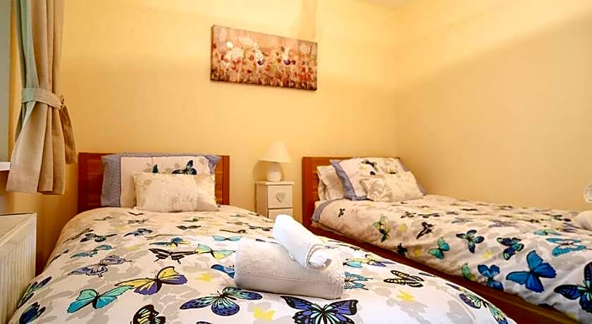 Garden Apartment On The Beach