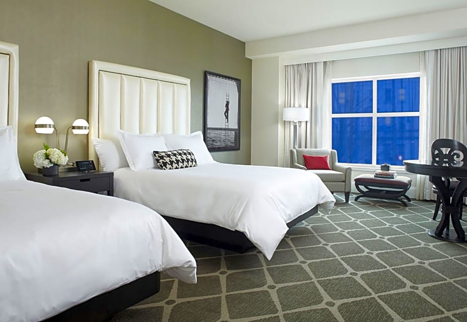 Hotel Commonwealth