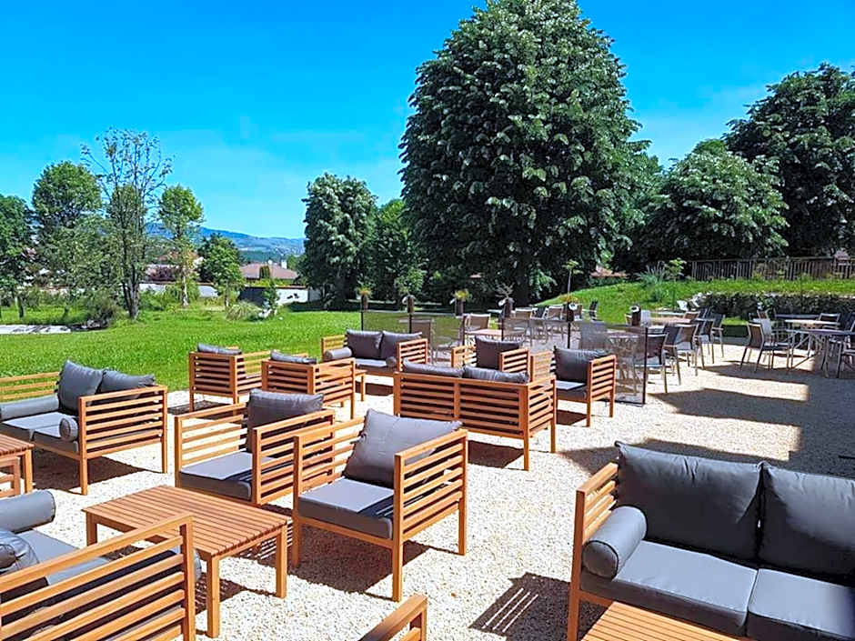 Eclosion Chateau Hotel & Restaurant