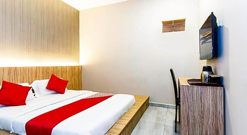 Super OYO 340 Comfort Hotel