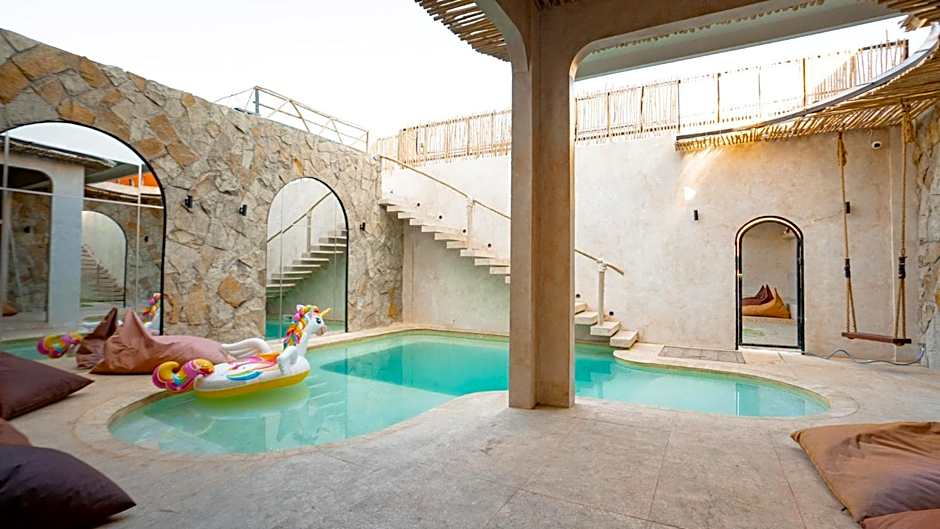 Atlas Gili Party Hostel