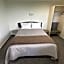 Baycourt Lakefront Motel