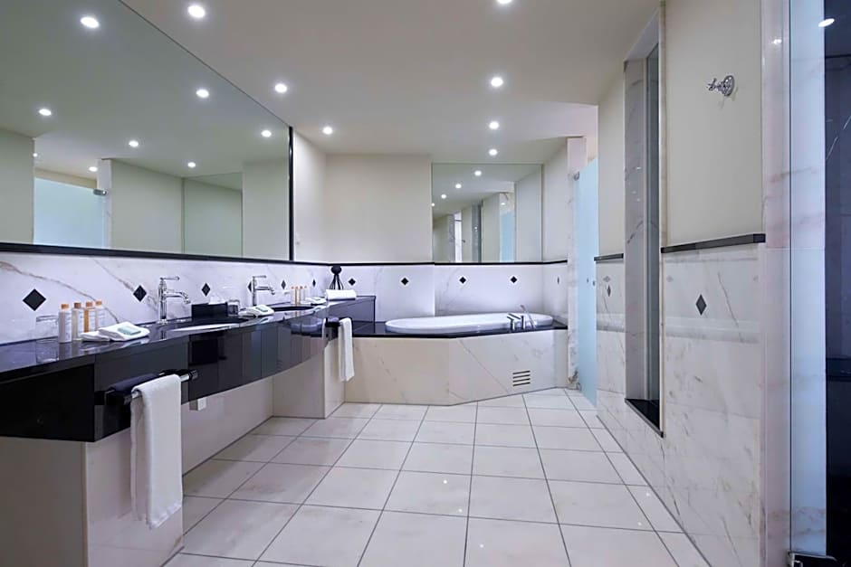 Wasserturm Hotel Cologne, Curio Collection by Hilton