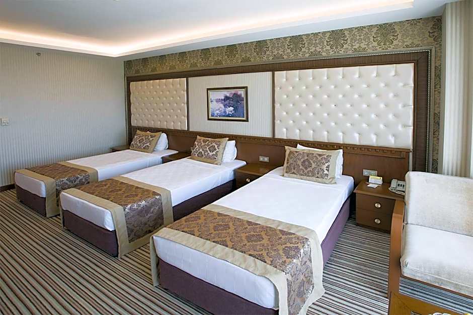 Photo 1 of 6 of Triple Room