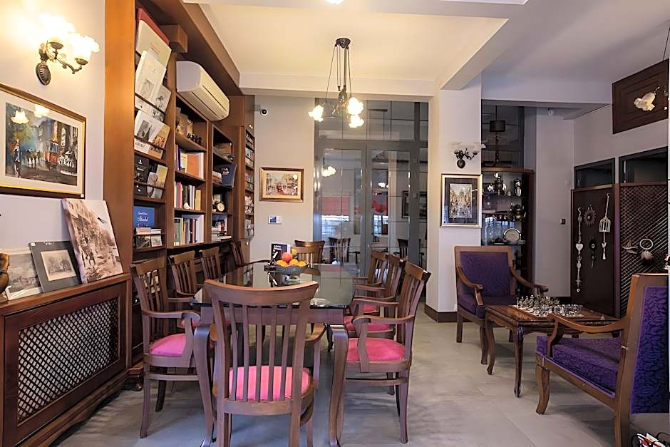 Queen Seagull Boutique Hotel