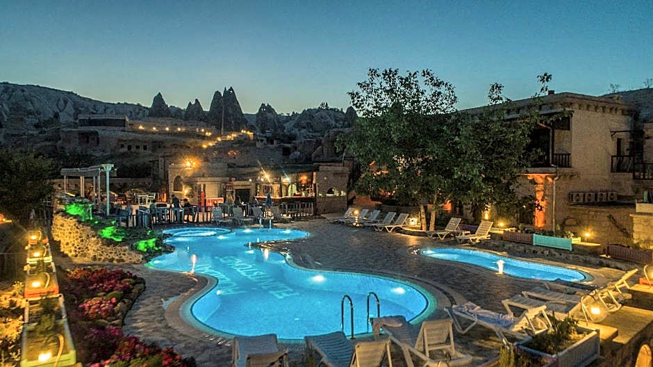Holiday Cave Hotel