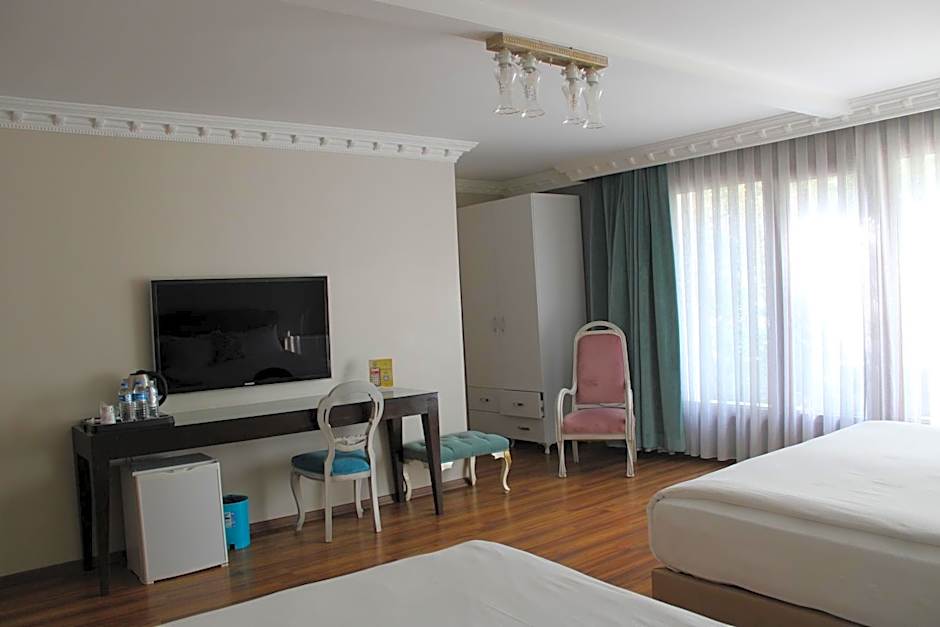 Villa Blanche Hotel SPA & Garden Pool