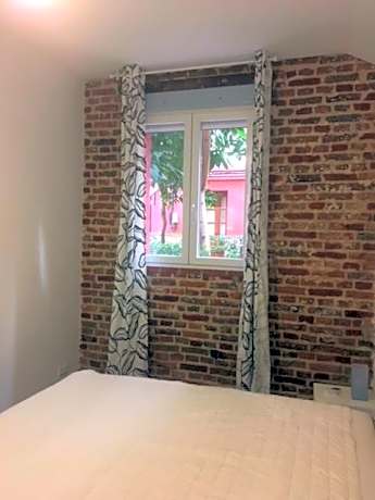 Apartment with Garden View