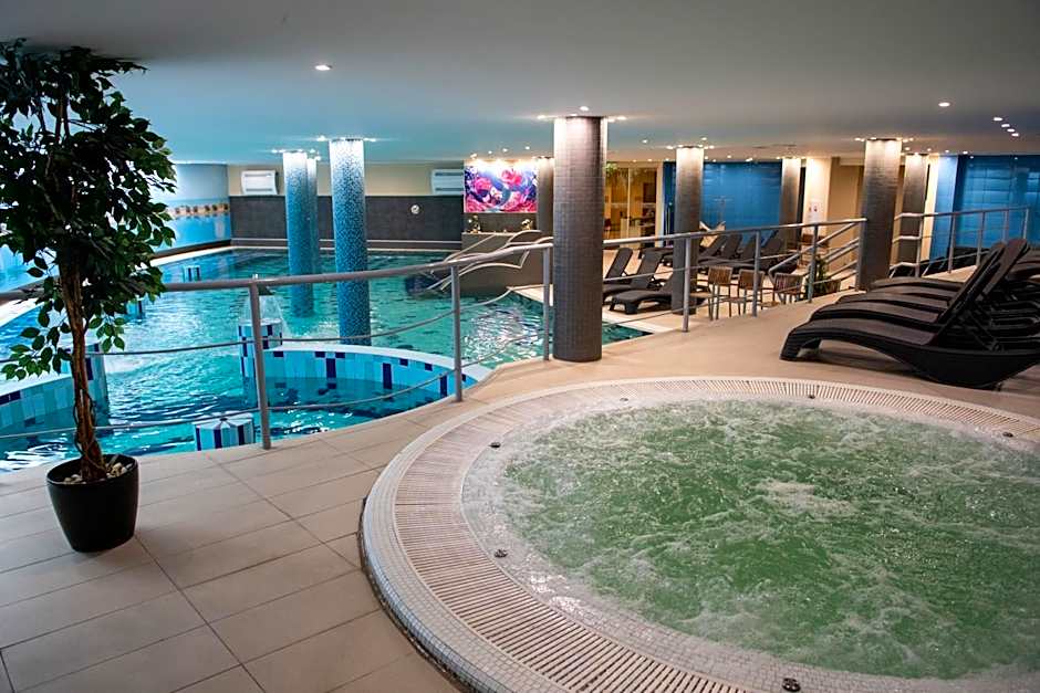 CE Plaza Hotel